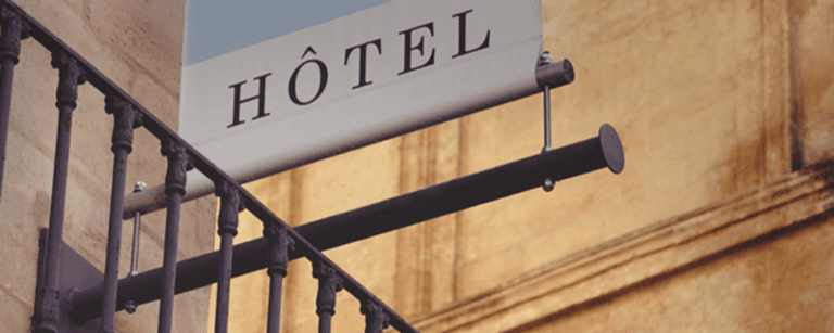 Contrats de management hôtelier : focus sur les clauses liées à la loi et à la juridiction applicables